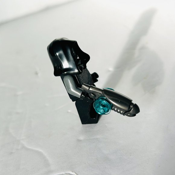 LEGO The Sakaaran Minifigure Guardians of The Galaxy 2014 Weapon Set 76021 - Picture 2 of 4